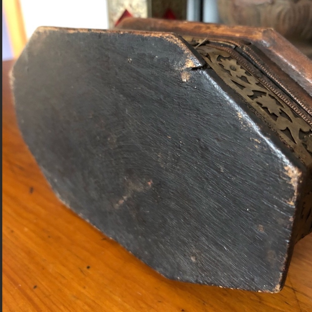 Antique East Indian Spice Box - Picture 12 of 16